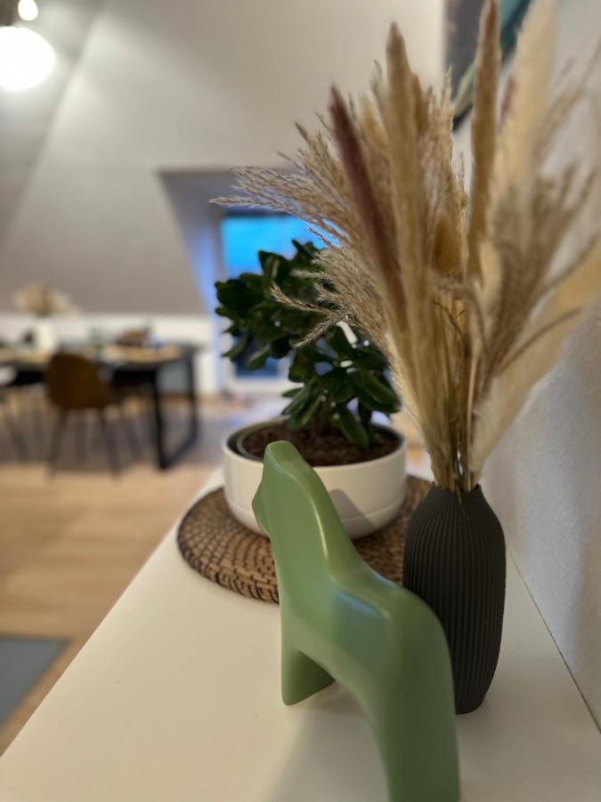 Apartment Oasis - Wohnen Am Elbtal - Balkon - Netflix - Tiefgarage *